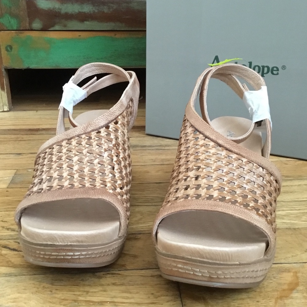 NIB Tyla leather platform sandals - Picture 5 of 12